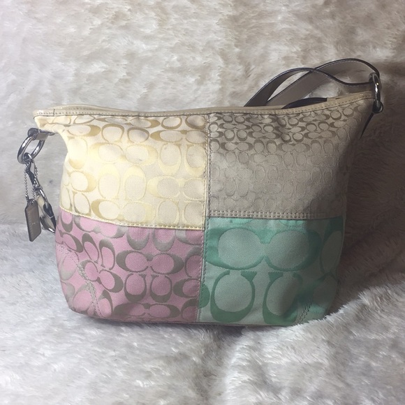 ⬇️Coach Signature pastel Patchwork Shoulder Bag - Picture 4 of 8